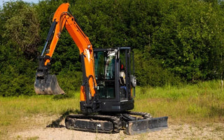 Hitachi ZX85 Tracks & Parts