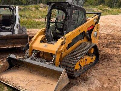 B92F rubber track mini excavator front view