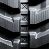 400x72.5Nx74 Rubber Track | Directional - close up