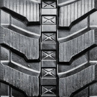 Bobcat E85 rubber tracks 450x81Wx76 — tread close-up