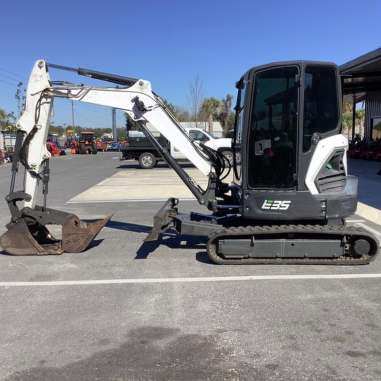 Bobcat E35 — Paul