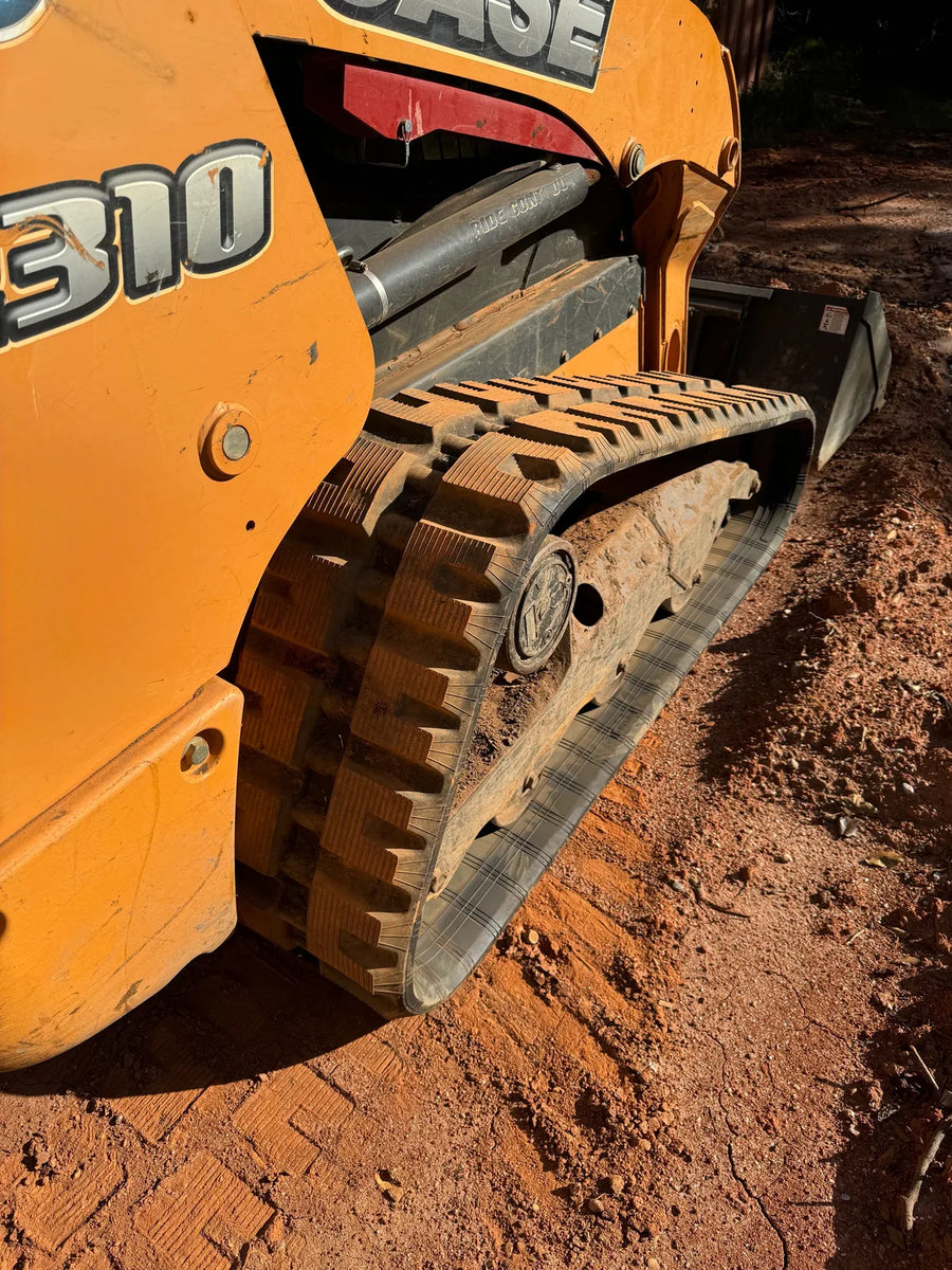 Case TR310 rubber tracks - 400x86x50 C-Block tread - installed view