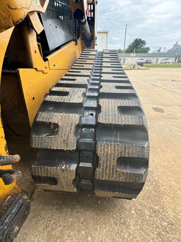 CAT 259D3 rubber tracks for compact track loader - installed view