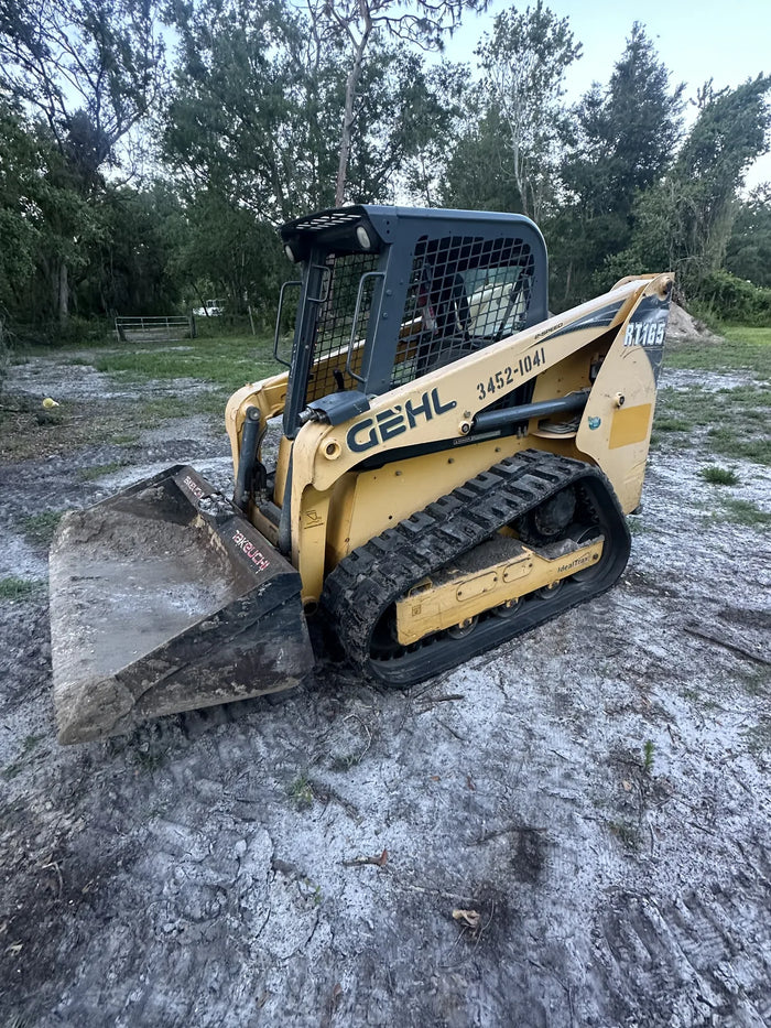 Gehl RT165 — Rubber Tracks