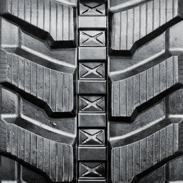 New Holland E80 rubber tracks 450x81-5x76 — tread close-up